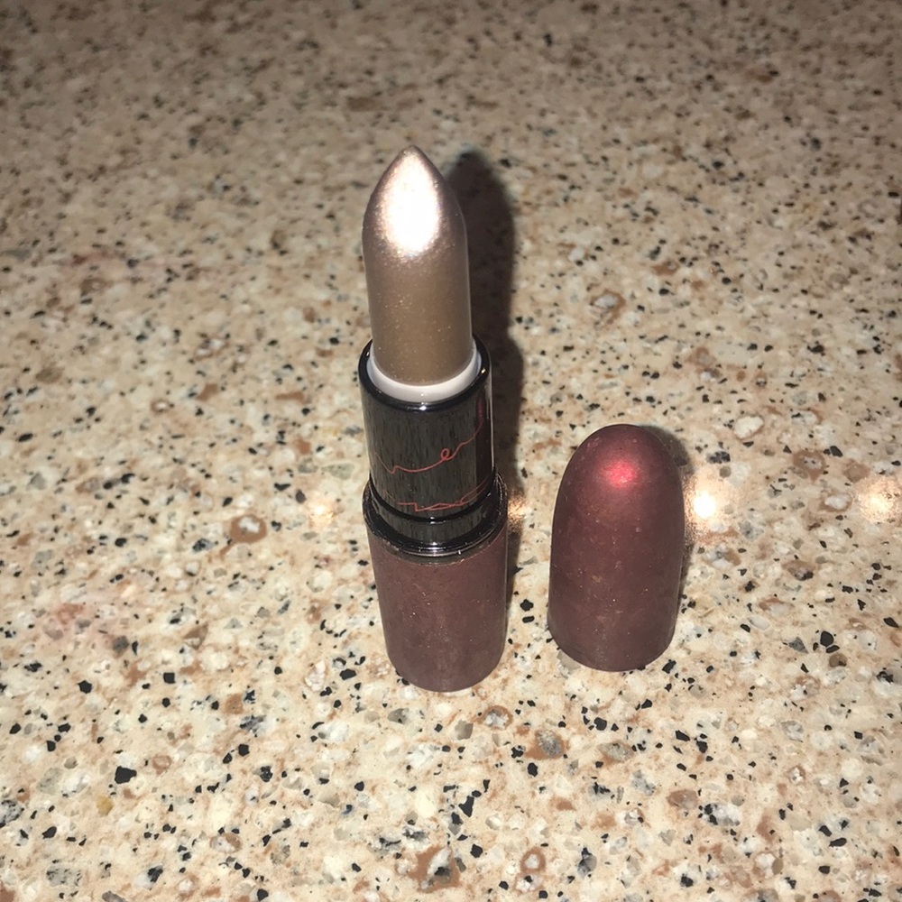 MAC VIVA GLAM RIHANNA 2 lipstick